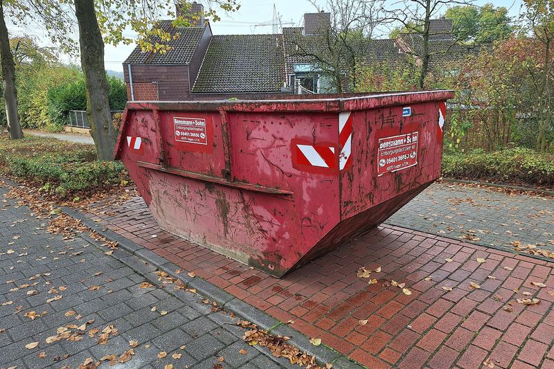 Rote Absetzmulde am Kreishaus Osnabrück